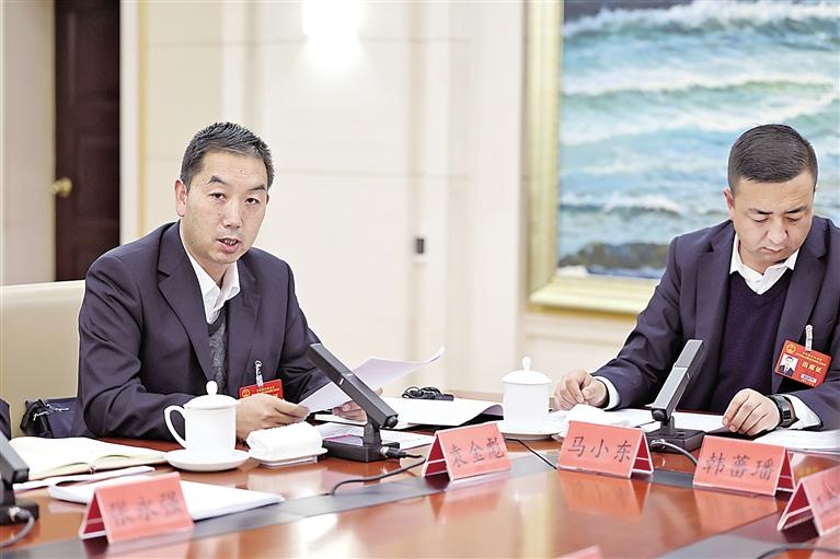 自治区人大代表袁金彪结合自身实际，...